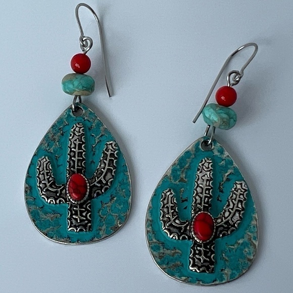 SOUTHWESTERN Cactus Earrings with Red Cabochon Stones - Picture 5 of 15